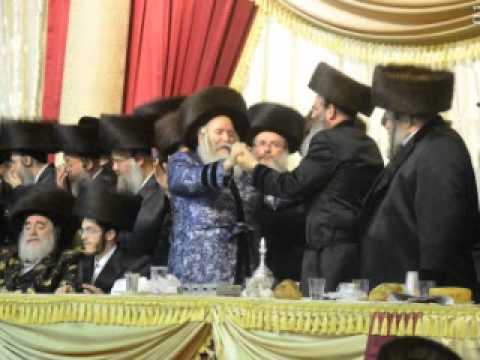 Bobov - Viznitz Wedding (Grammen R' Mendel Zitronbaum Bobover Gabbei)