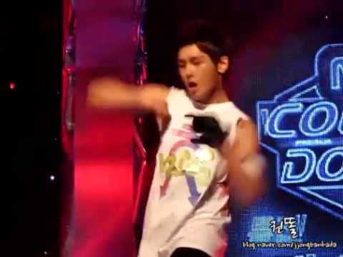 [Fancam] 110825 Dance Battle - Hoya Focus
