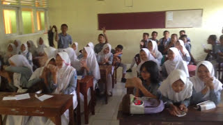 Download lagu Surat Cinta Untuk Starla - cover D'Goeroe mp3