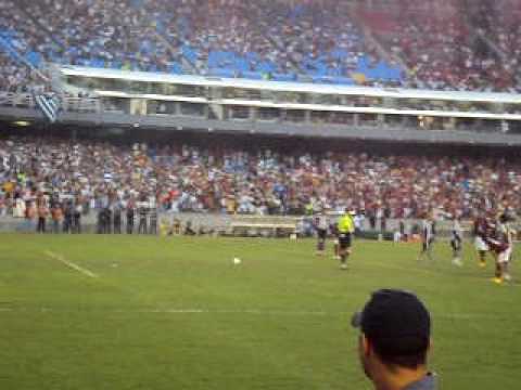 Pênalti perdido pelo Adriano na final da Taça Rio 2010