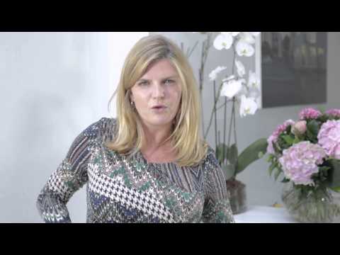 How to disguise lumps and bumps with Patterned Dresses - Tip from Susannah Constantine