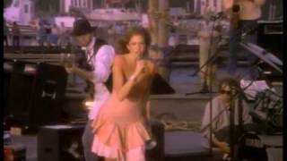 Carly Simon - Nobody Does It Better - The Spy Who Loved Me