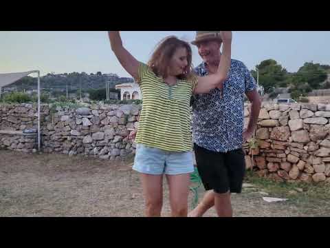 Pizzica music and dance whipping up a frenzy at Muretto Bar Salento