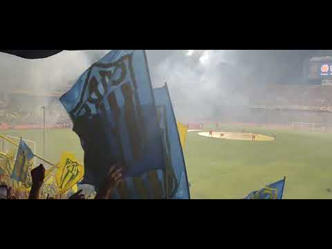 "El recibimiento a #rosariocentral#futbolargentino" Barra: Los Guerreros &bull; Club: Rosario Central