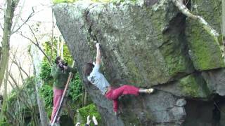 preview picture of video 'Vitorchiano bouldering - PIT BULL 7b'