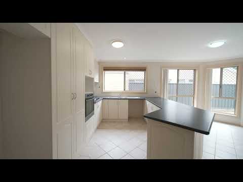4 Pemberton Place, Jerrabomberra, NSW 2619, 4房, 2浴, House