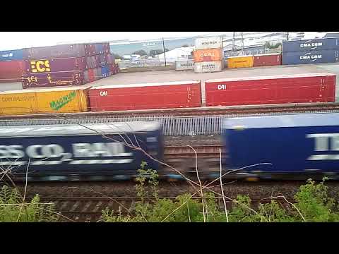 68007 valiant passing elderslie freight terminal to mossend from daventry DRS 29.5.21