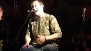 Scotty McCreery- Buzzin&#39; (acoustic)