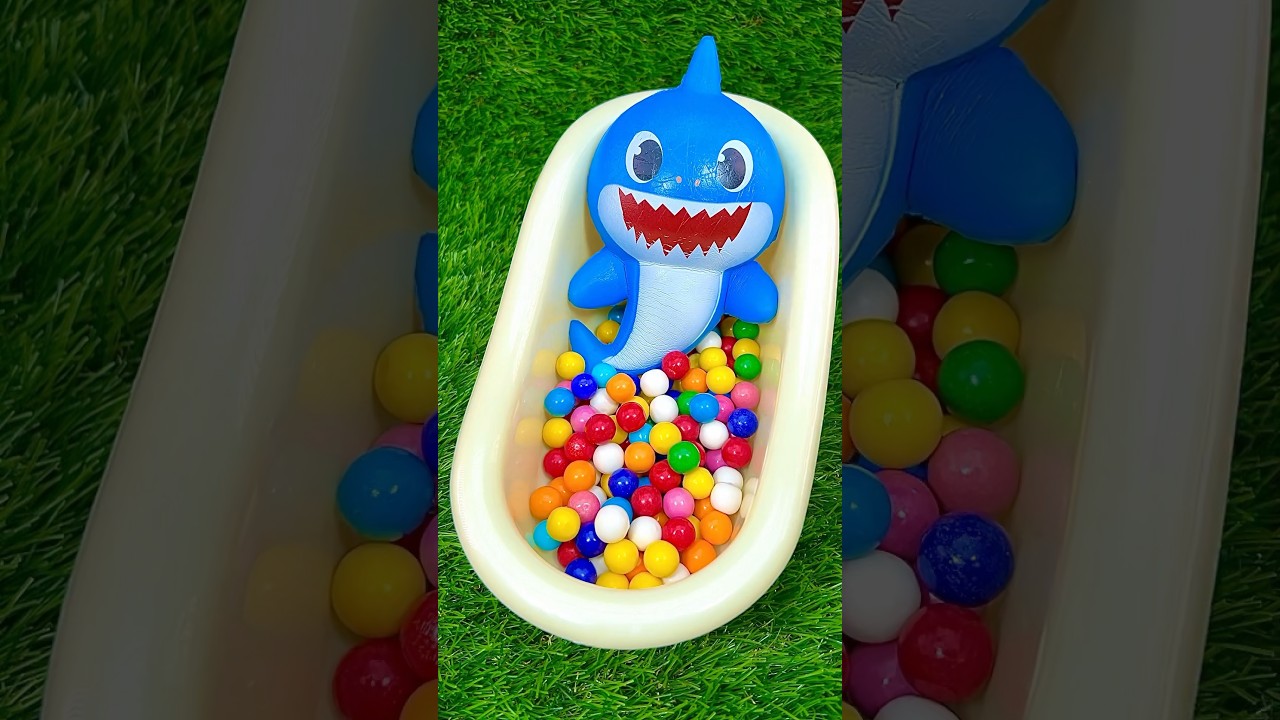 Mixing Rainbow Gum balls in bath