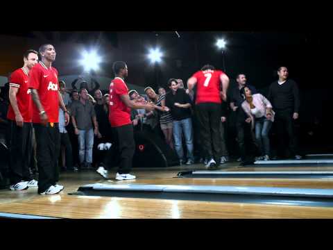 Bowlingu me top futbolli