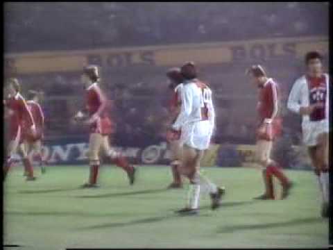Ajax Amsterdam 0-8 Bayern Munich (1978) (1/4)