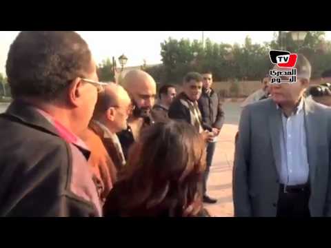 «أشرف زكي والصريطي» في جنازة زوجة الفنان محمد صبحي 