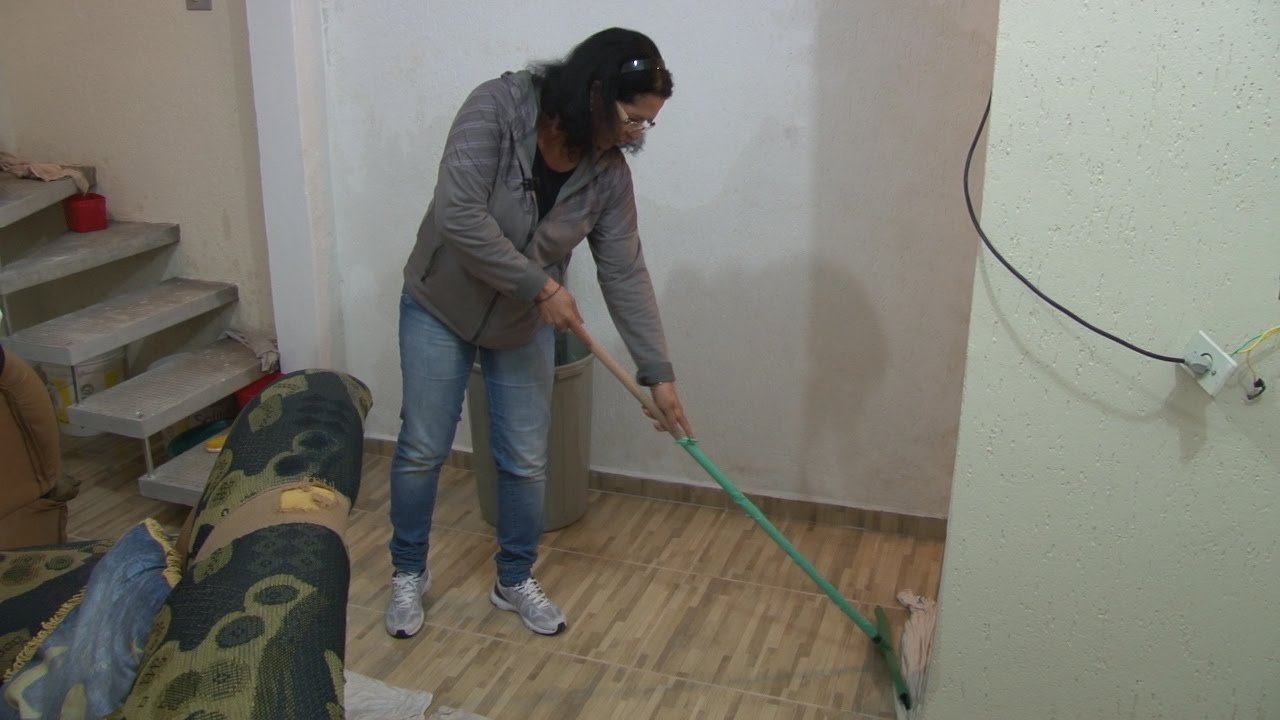 Moradores do Jardim Zaíra sofrem com invasão de água