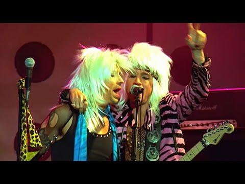 , title : 'Red Hot Chili Peppers - Dani California [Official Music Video]'