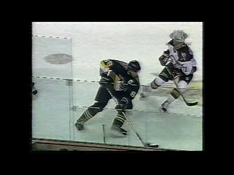 Jaromir Jagr No Look Pass to Mario Lemieux - 2001 Playoffs