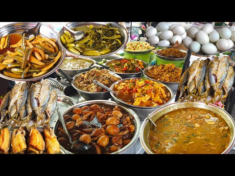Chhbar Ampov Market Food Scenes  - Lunch For Sales And People Buying Fruits And More For Chheng Meng