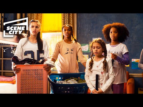 It's the Hard Knock Life! | Annie (Quvenzhané Wallis, Cameron Diaz)