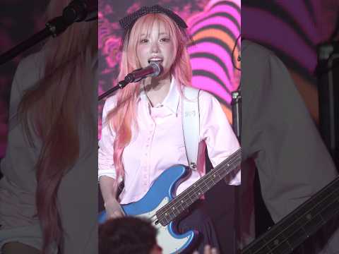 260329 QWER - D-Day (마젠타 세로 직캠) 인천 개항장 페스타 1901 라이브로드