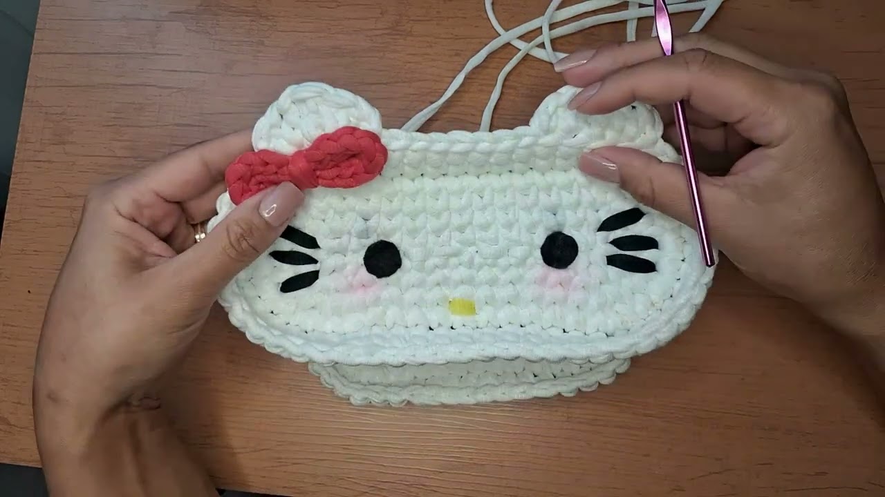 Tutorial Super Fácil de Porta Óculos da Hello Kitty.