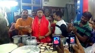 preview picture of video 'Pahlawan lassi bhandar varanasi india'