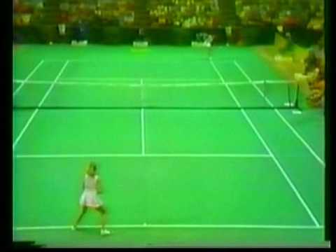 Chris Evert vs Evonne Goolagong - 1976 Virginia Slims Year-End Championships!