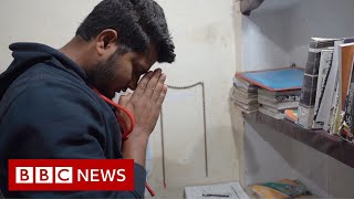 Inside the lives of India’s angry job seekers - BBC News