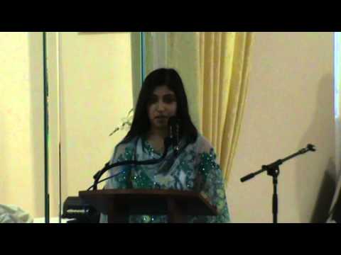 Ashmita explaining the kids topic of "What is the meaning of Selfless Service"