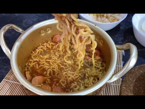 $2 Dinner !! Double Noodles with Three Boiled Eggs and Vegetables