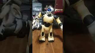 Download lagu Repair For Julio: Robosapien V2 (Finished and Dance Demo) mp3