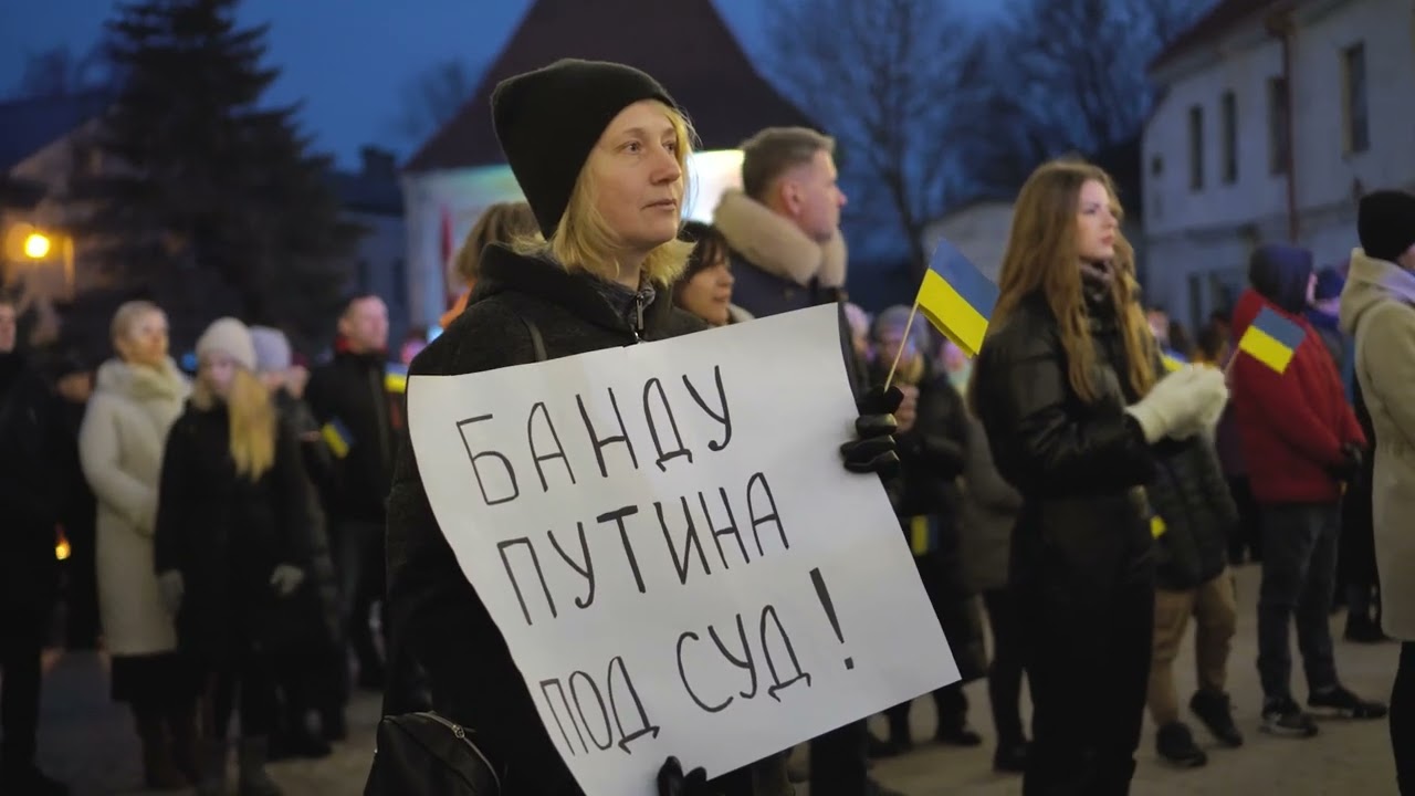 Tukumā un Kandavā notiek mītiņš Ukrainas atbalstam/Papildināts 3. martā/