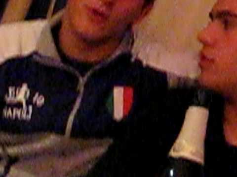 vaccaro si ubriaca a barcellona.AVI