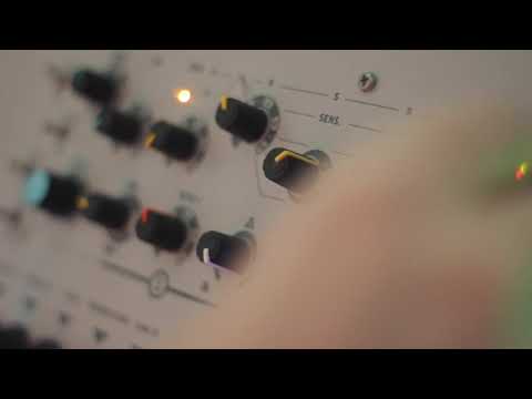 Sherman Filterbank 2 2000s - White with original box power supply - dual filter synth image 6