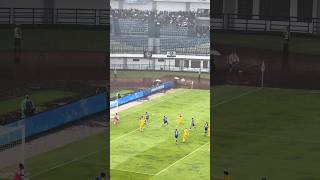 Download lagu Keuntungan besar Persib‼️Hadangan penting Kapten Klok gagalkan tembakan keras Persebaya🥶 #manzvlog mp3