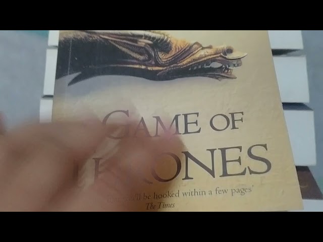 Vídeo relacionado con Song of Ice & Fire 4 Books Set Box : A Game of Thrones, a Clash of Kings, a Storm of Swords, and a Feast for Crows (Multiple copy pack) (A Song of Ice and Fire)