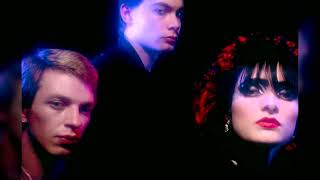 04. This Wheel&#39;s On Fire - Through The Looking Glass (1987) / Siouxsie &amp; The Banshees