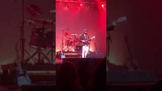 Chris August - Loving you is easy.