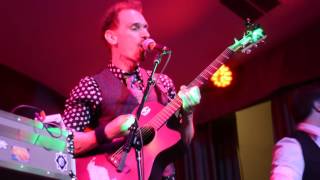 Curious quail covering borderline creep