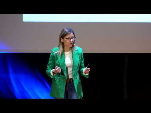 Il potere trasformativo delle idee | Giulia Miglietta | TEDxLeverano