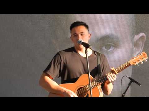 Cyrus Villanueva sings "Stone" (fancam)