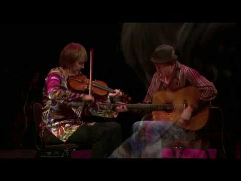Liz Carroll & John Doyle: Fiddle & Guitar, Christmas Celtic Sojourn 2009 [HD]