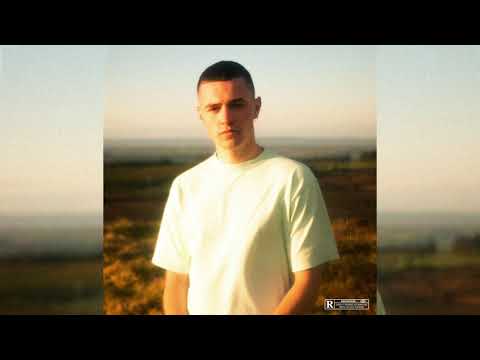 Lacol - Hold Up feat Young Naas  (Official audio)