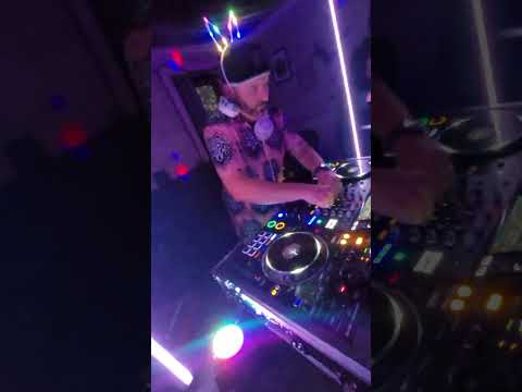 Wolf Pack video