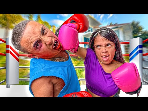 ¡CARAMELITO BOXEA CONTRA su ENTRENADORA por PRIMERA VEZ! * ENANO vs ENANA