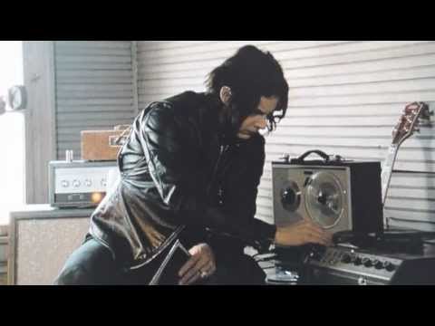 Jack White's favorite song - "It might get loud" [deleted scene]