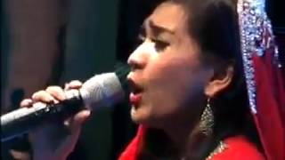 Download lagu Ike Nurjanah - Bunga Dahlia Live Alun - Alun Lamongan mp3