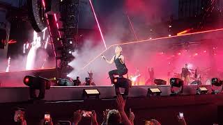 Robbie Williams München 2022 Opening Let me entertain you