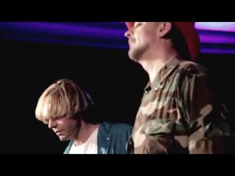 Boy George & Tim Burgess Perform 