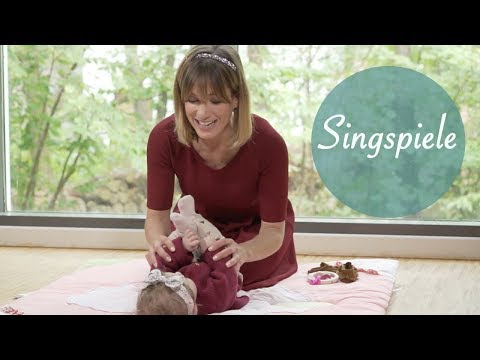 Singing and movement games for babies - Isi and Mum Life
