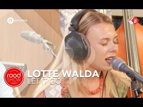 Lotte Walda - 'Let If Flow' live @ Roodshow Late Night
