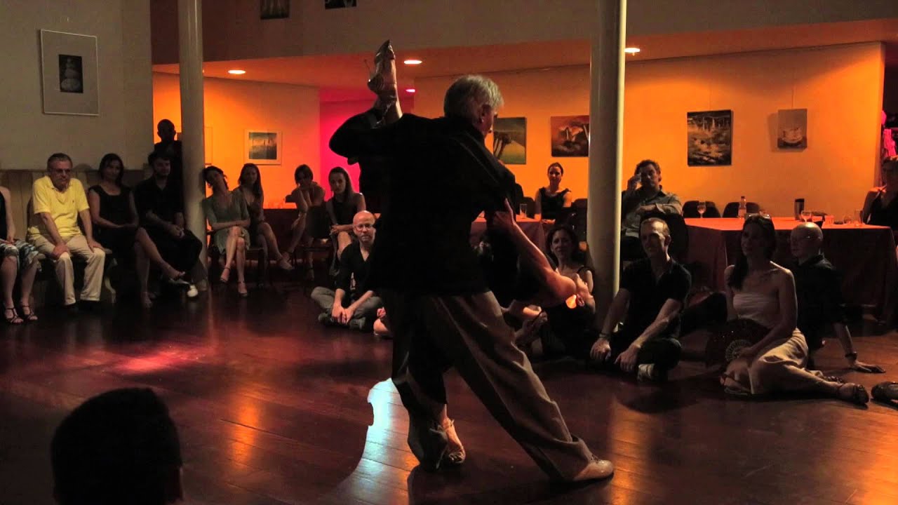 Video thumbnail for PAULA FRANCIOTTI & ORLANDO SCARPELLI AT SANTA MILONGUITA PART 2